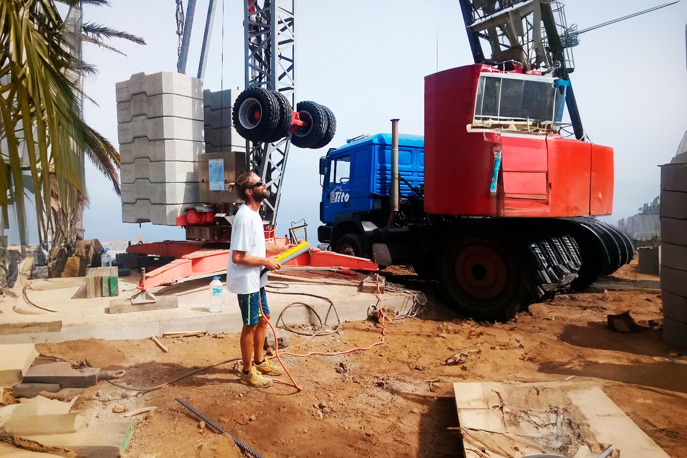 Cimentaciones y desmonte en El Sauzal, Tenerife. Casa prefabricada de 450 m2